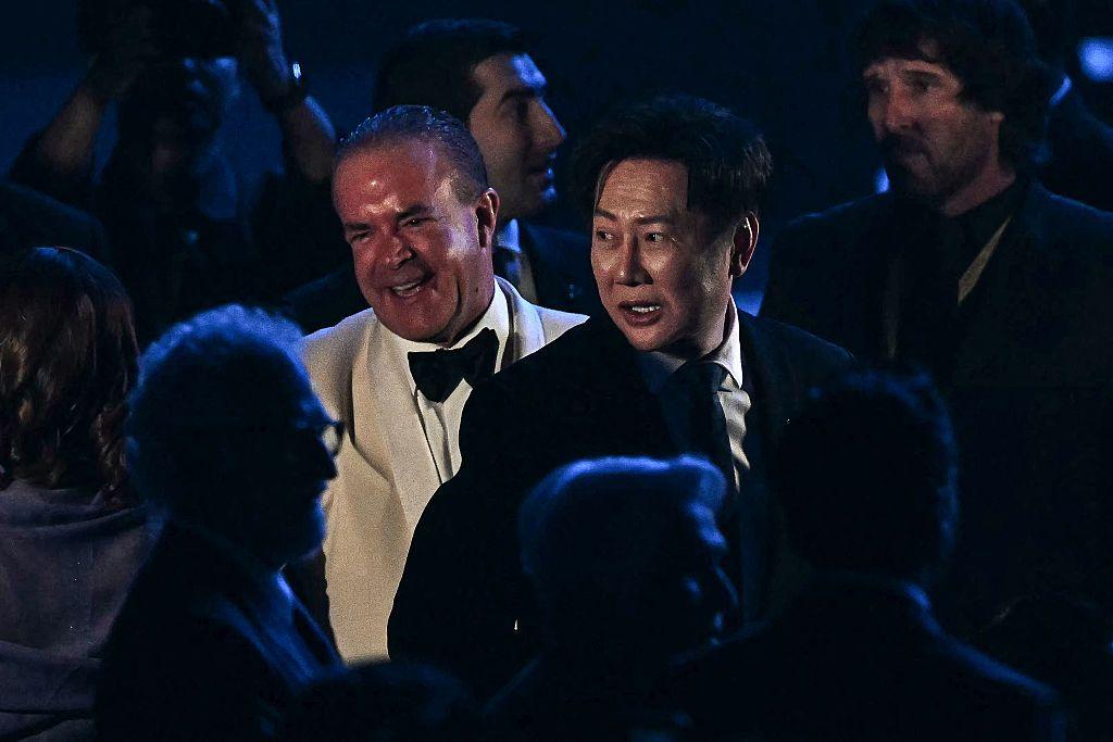 Nawat Itsaragrasil reprendió a Bosch delante de docenas de concursantes por no publicar contenido promocional.