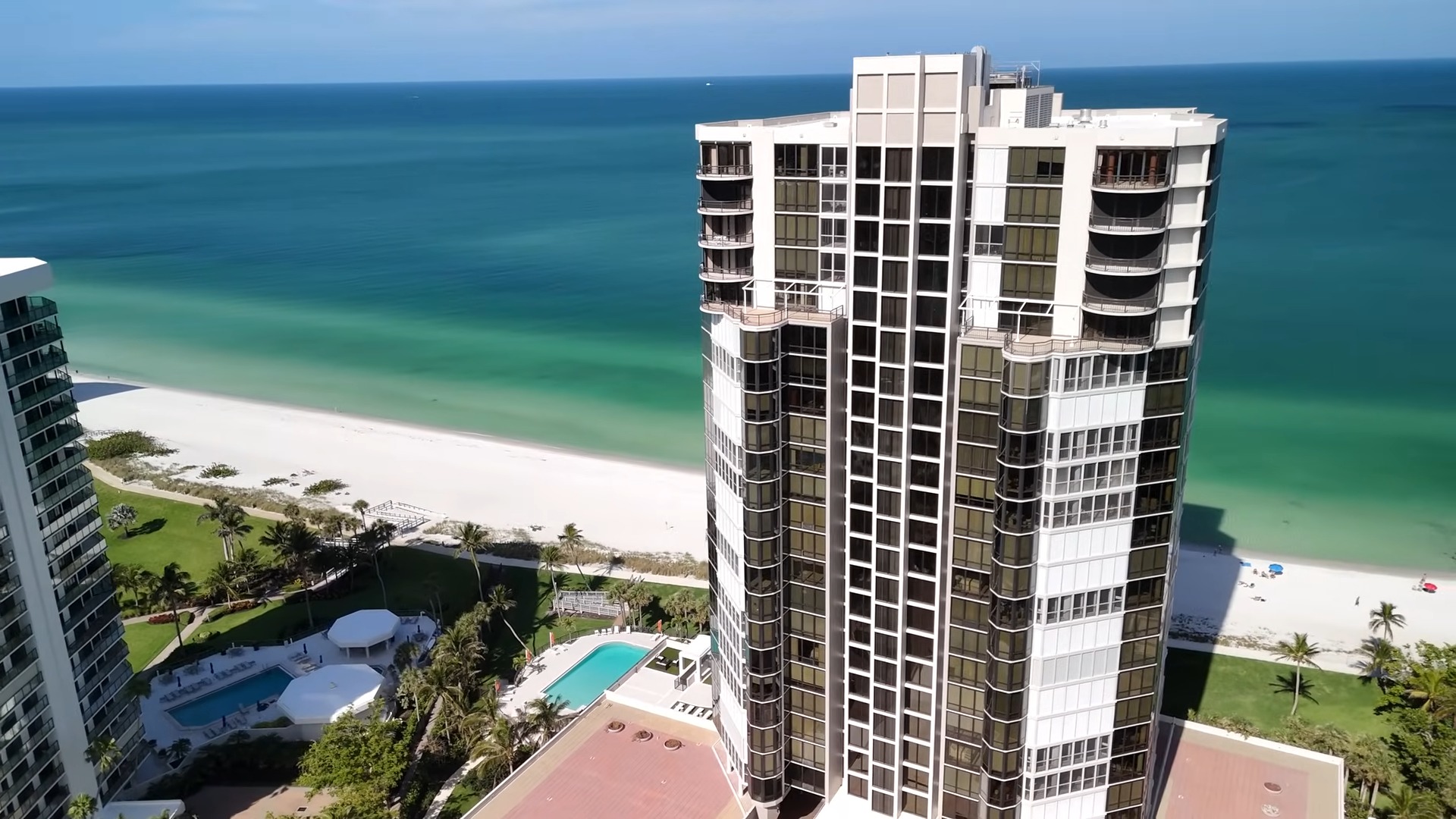Stunning Luxury Condos With A Classic Vibe image
