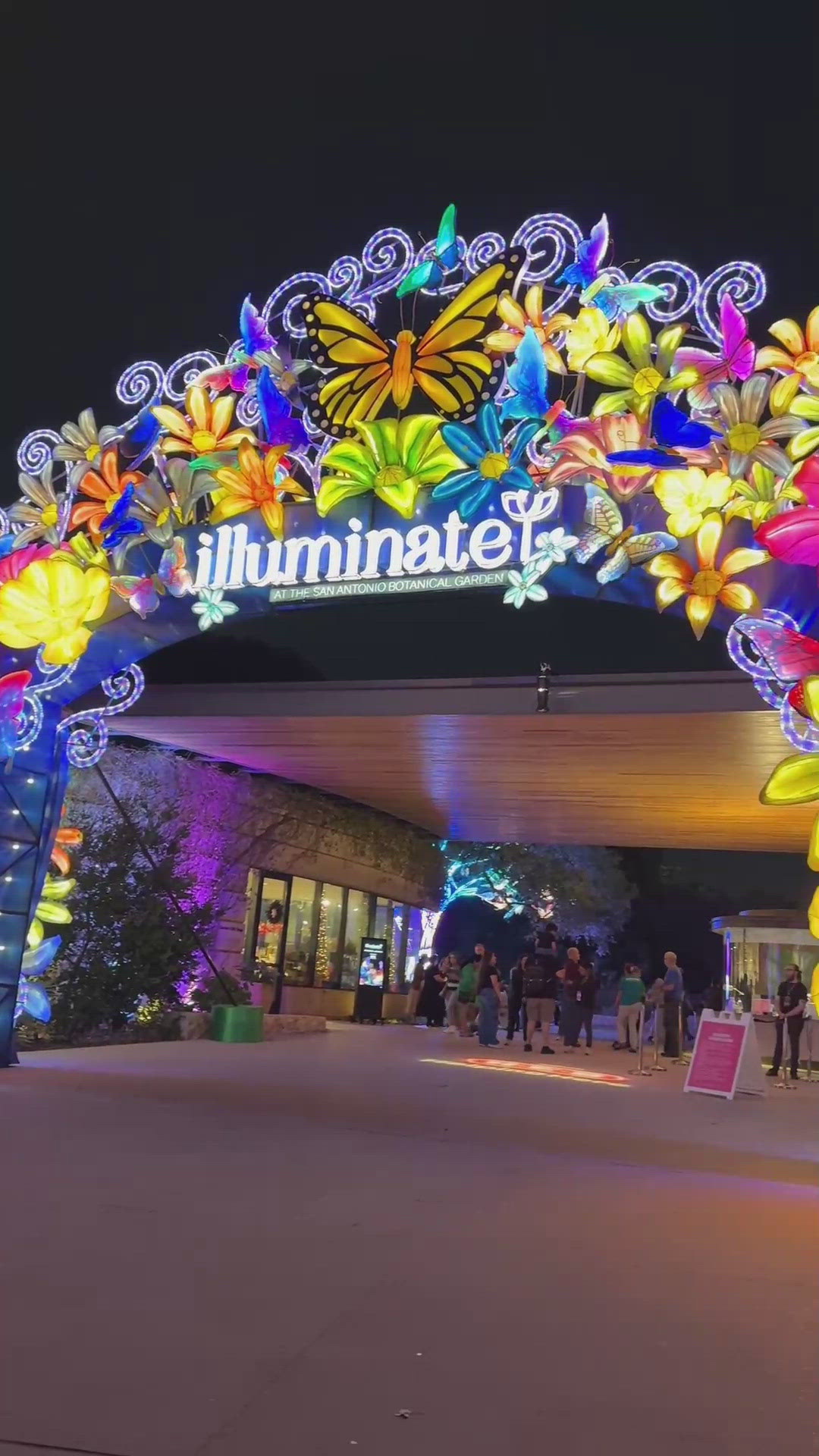 San Antonio Botanical Garden’s Illuminate light display returns