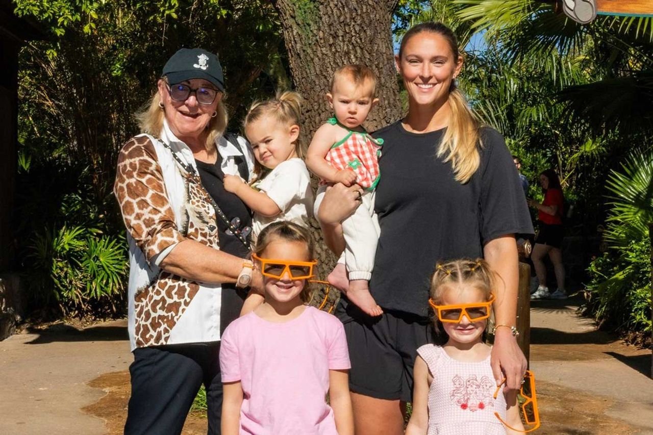 Kylie Kelce shares her 4 daughters' Christmas wish lists, reveals whether  she or husband Jason gives better gifts