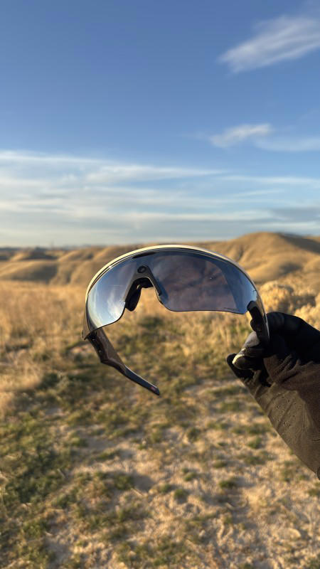 Oakley’s Meta Vanguard Smart Glasses Look Cool—but Are They Worth It on ...