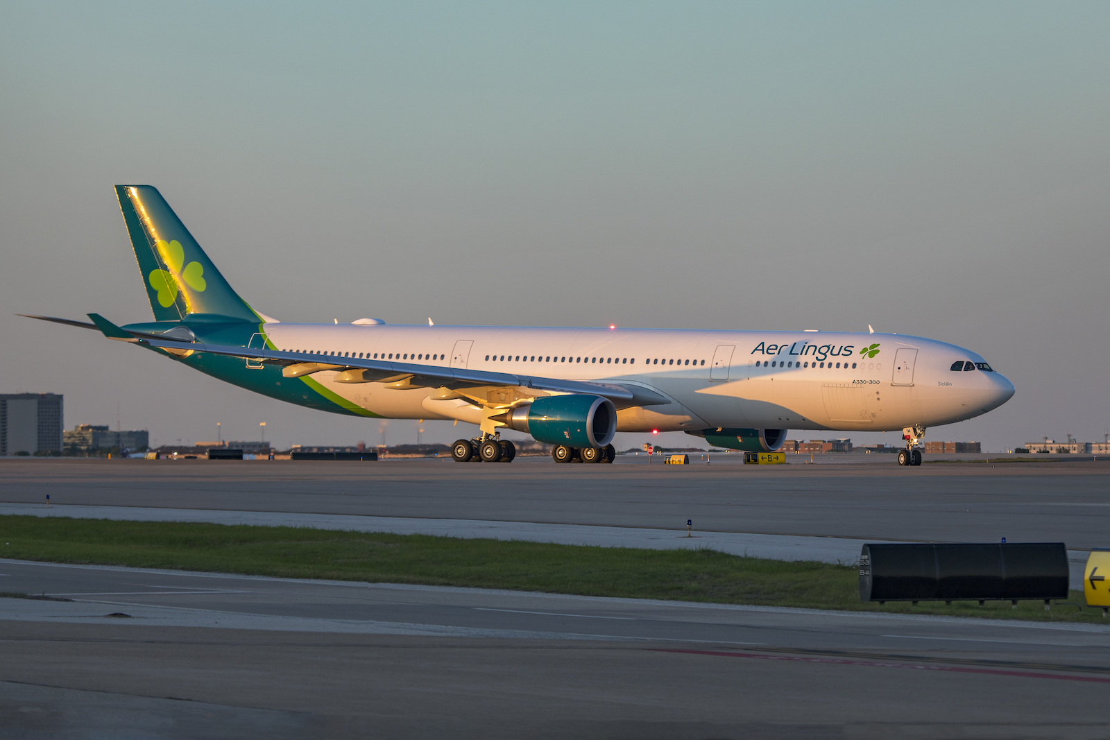Aer Lingus Mulls Base Closure