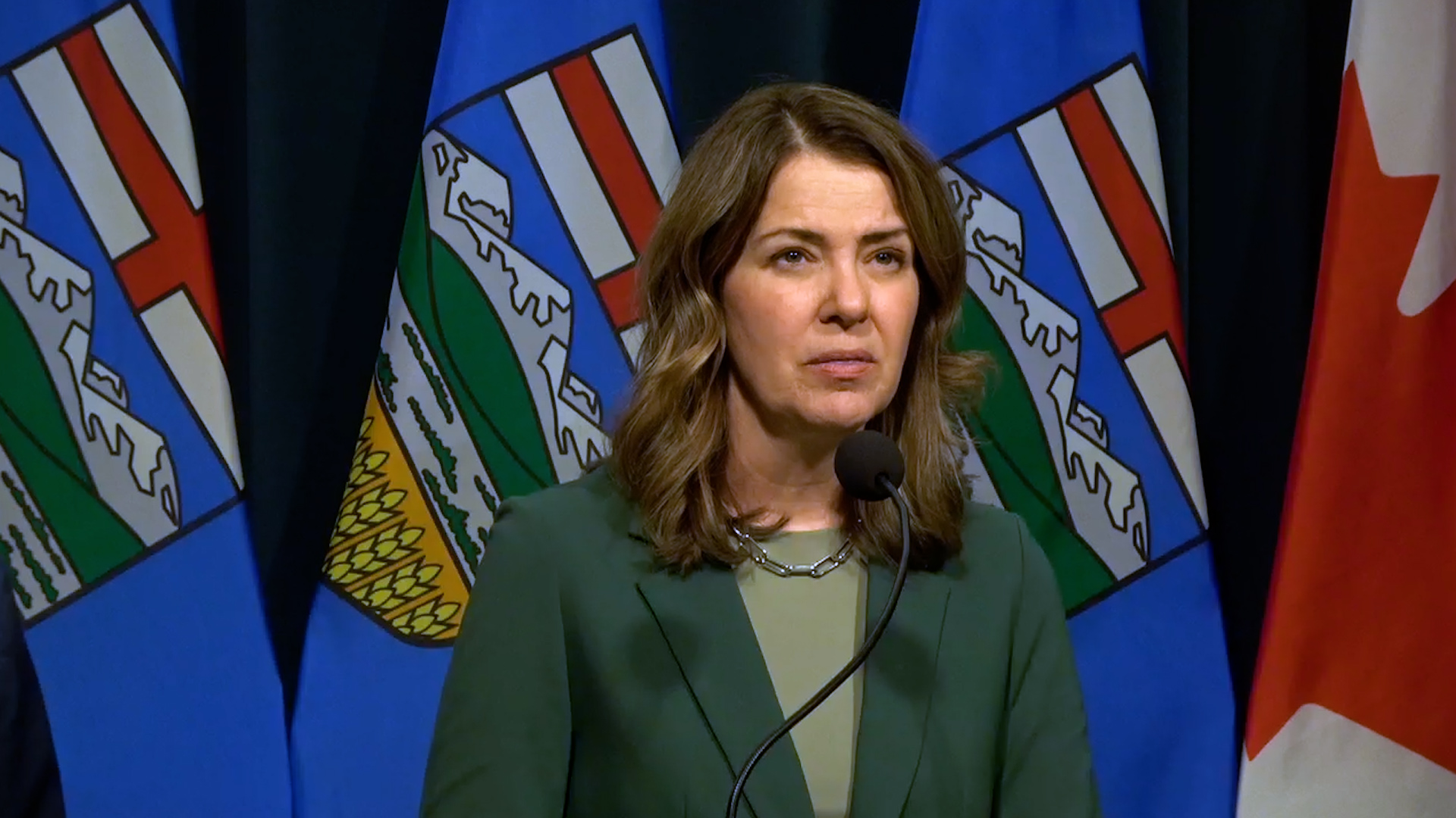 Alberta Premier discusses recall legislation