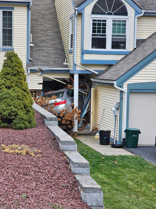 Car crashes into a house in Endicott causing a gas leak