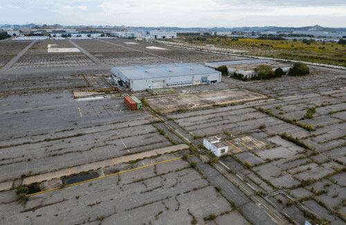Gunsan's Desolate Factory Site Reflects South Korea's Manufacturing Crisis