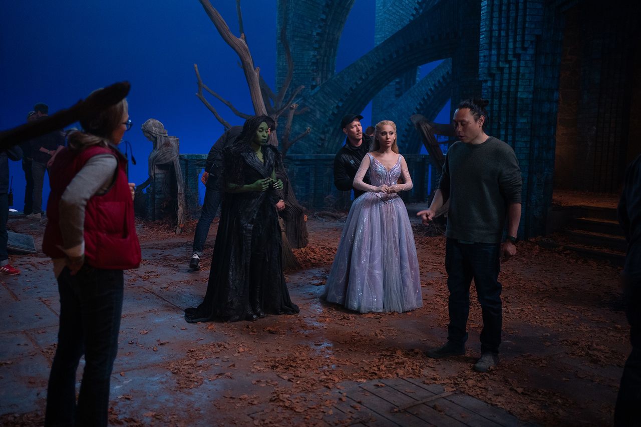 “Wicked: For Good” director reveals the secret note Fiyero sent Elphaba ...