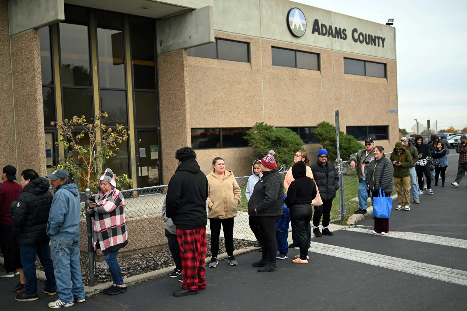 Kansas working mom frantic as food lines grow