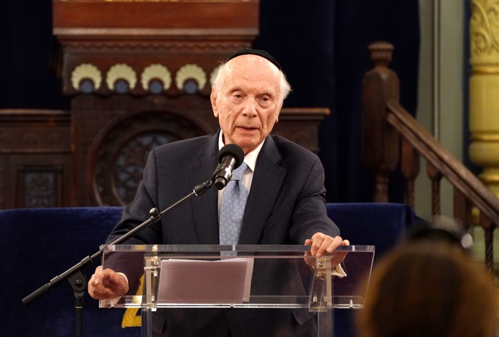 Shaken Holocaust-survivor rabbi of NYC synagogue targeted by anti ...