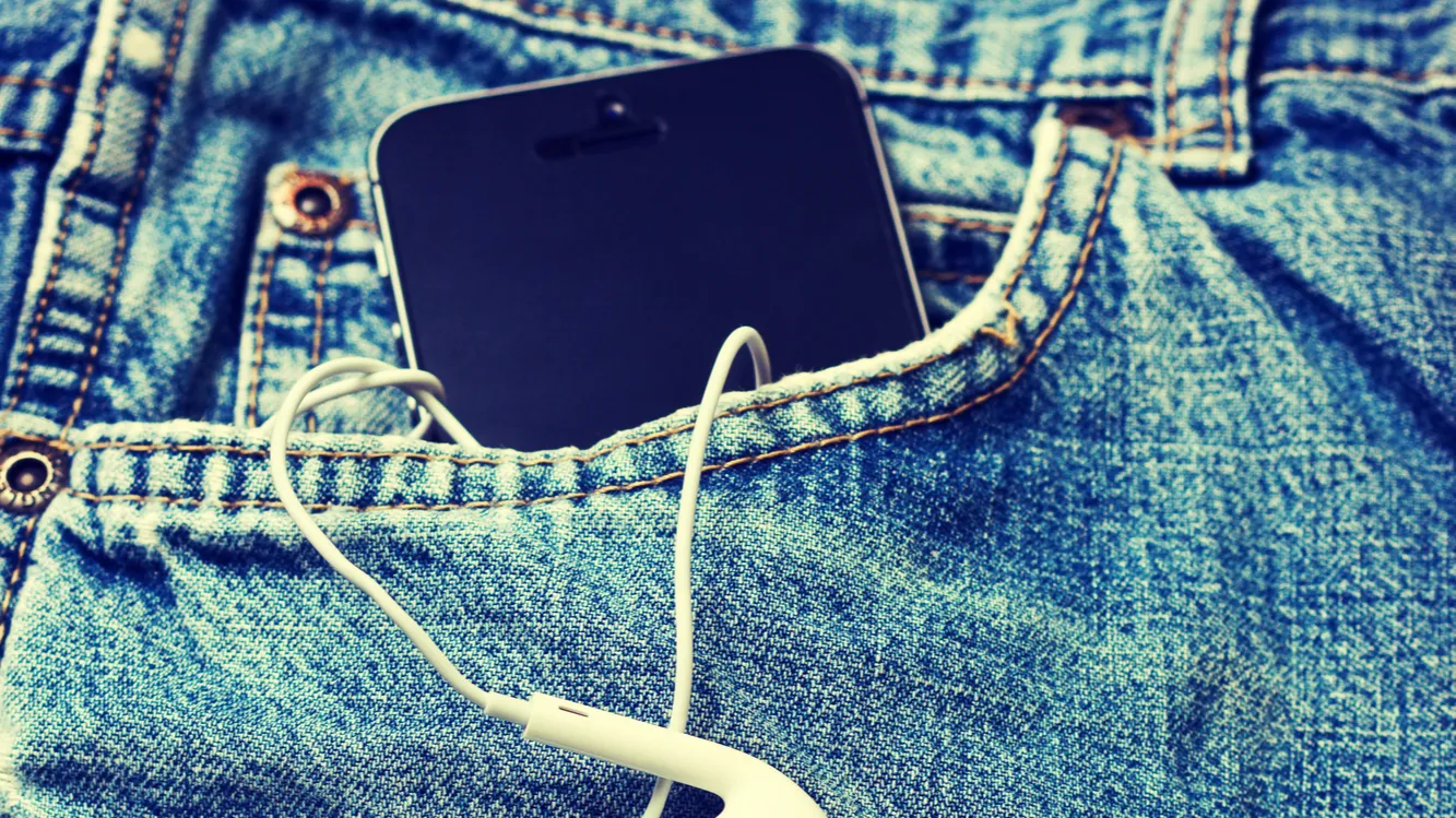 The real reasons the iPhone Pro Max isn’t worth its massive price