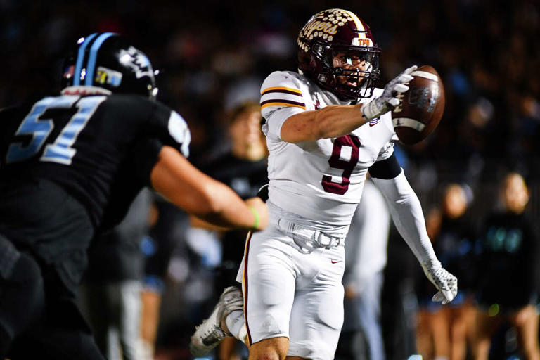 Dripping Springs vs San Antonio Harlan: Tigers roll in high school ...
