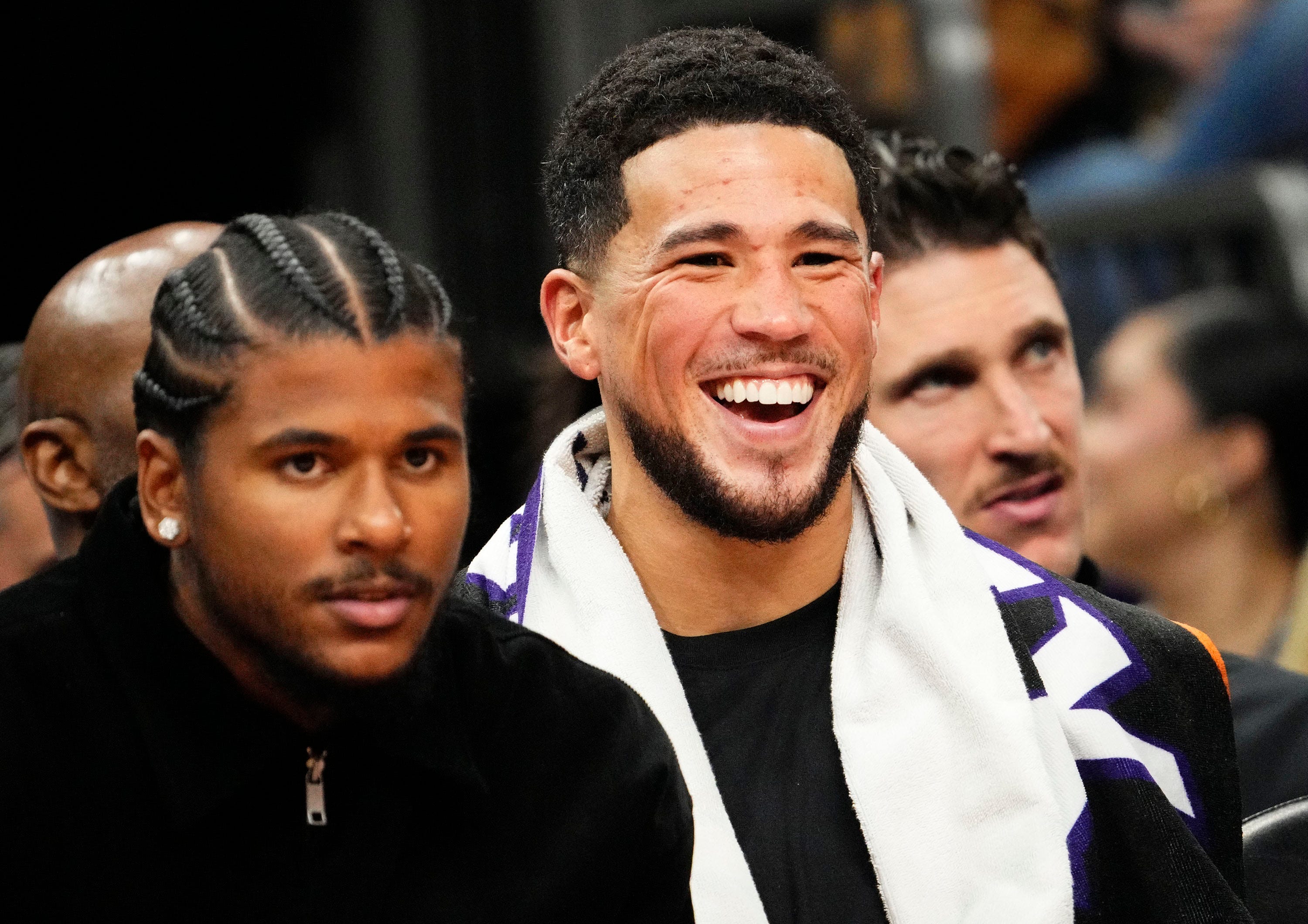 How Phoenix Suns Devin Booker handles criticism, pressure to win title