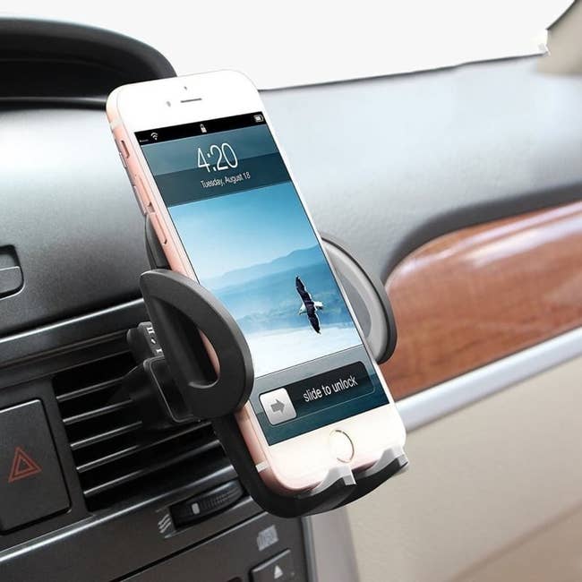 phone holder than connects to vent
