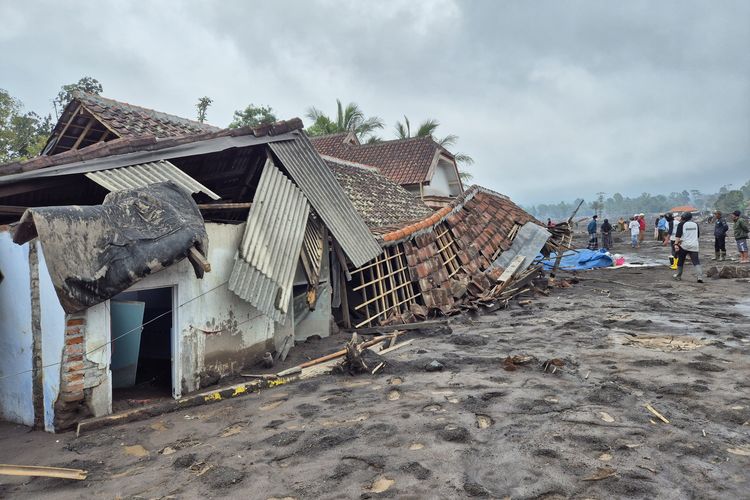 Kaleidoskop 2025: Erupsi Semeru, Dahsyat hingga Pemulihan
