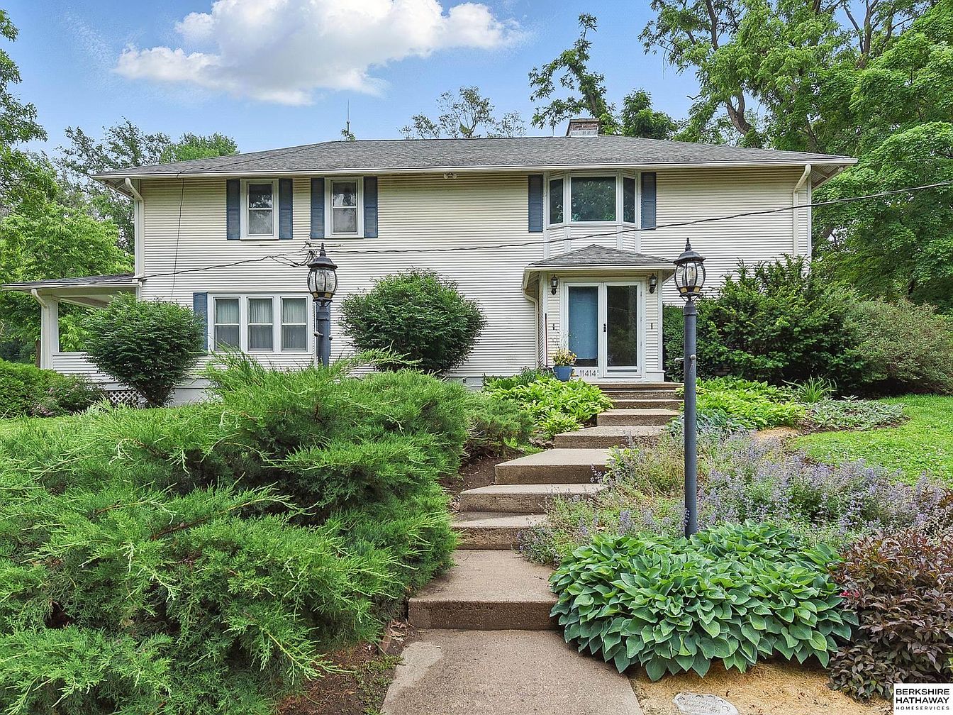 1924 Homestead in Omaha, Nebraska With Two Charming Residences ...