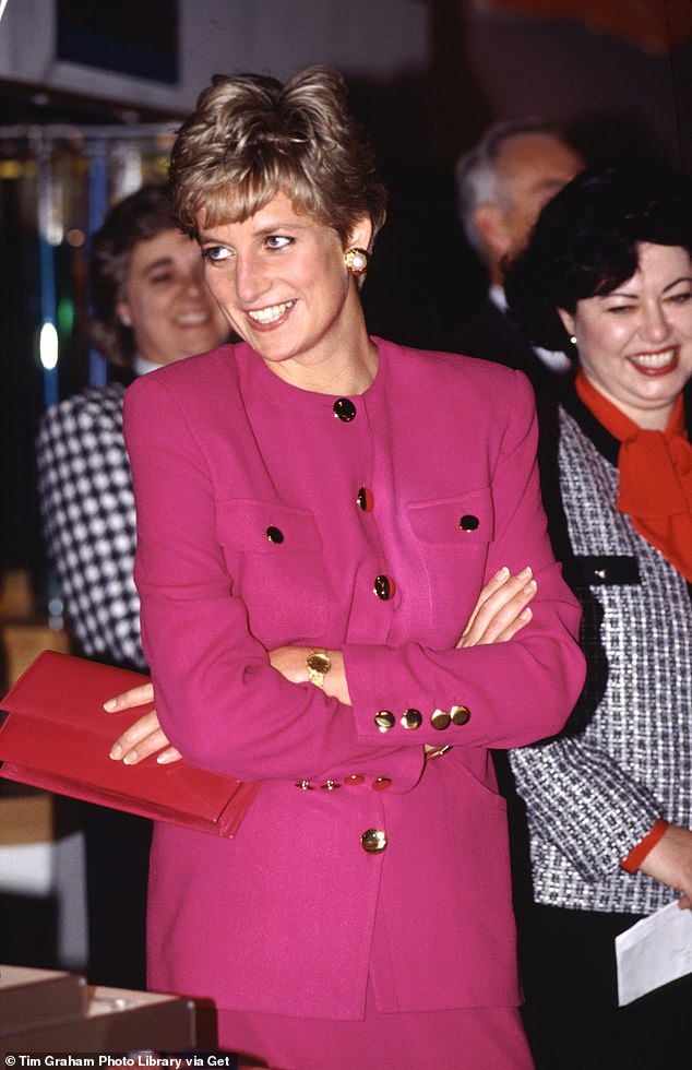 Lady Di con uno de los diseños de Paul Costelloe.