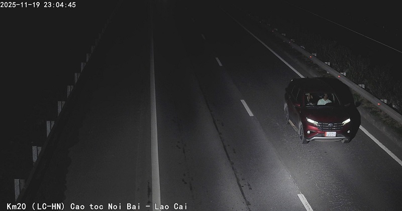 Sai làn, đè vạch, không thắt đai an toàn, nhiều chủ xe bị phạt nguội