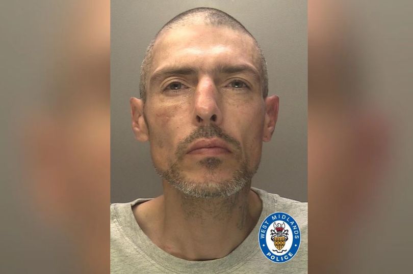 Mugshot of Coventry man recalled to jail as public urged to call 999