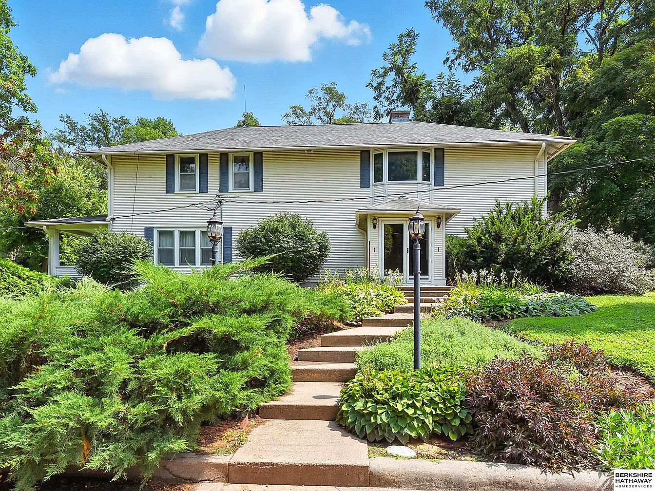 1924 Homestead in Omaha, Nebraska With Two Charming Residences ...