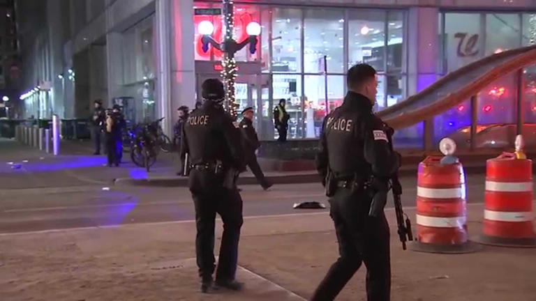 Teen killed, 8 others injured Friday in Chicago shootings after holiday ...