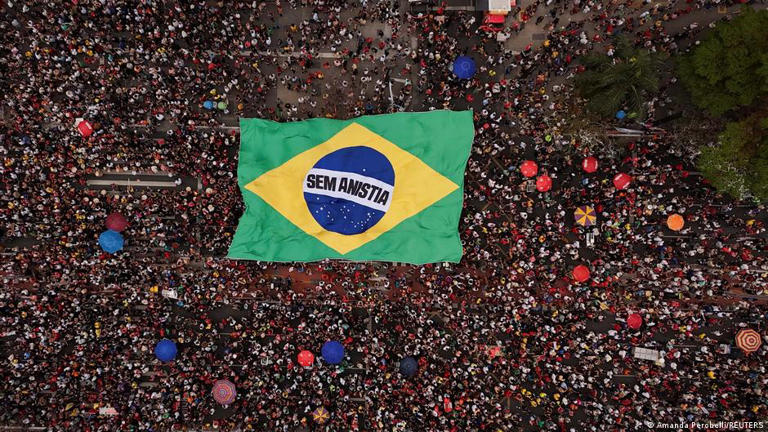 Debate por anistia no Congresso arrefeceu após mudança de tom dos EUA