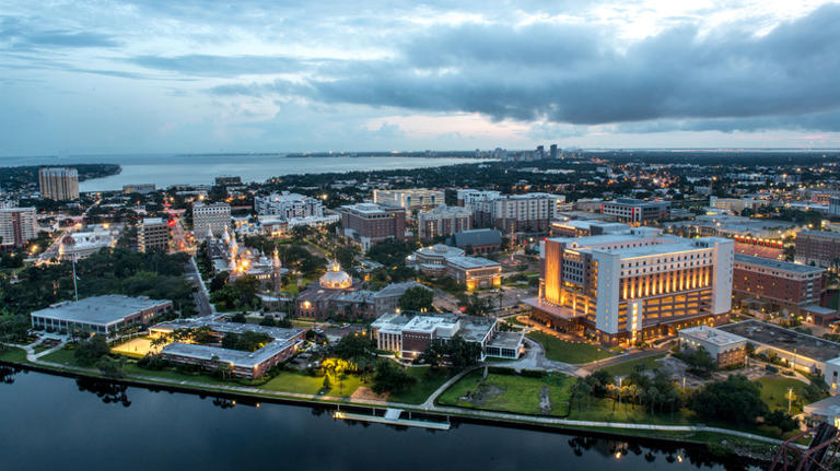 Florida's Most Dazzling Riverwalk Connects Tampa's Top Art, Attractions ...