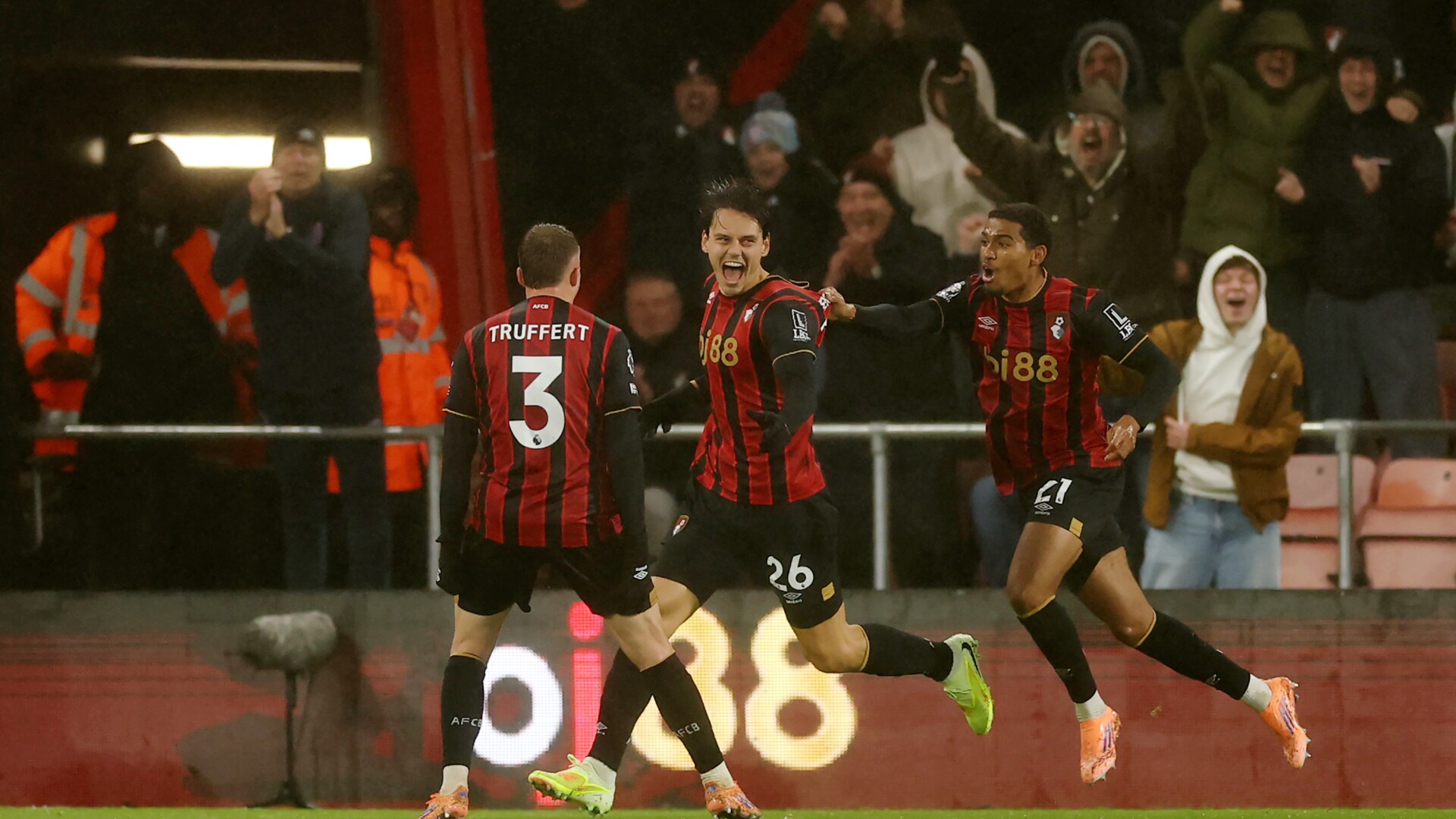 Bournemouth 2-2 West Ham: Cherries surge back for deserved draw