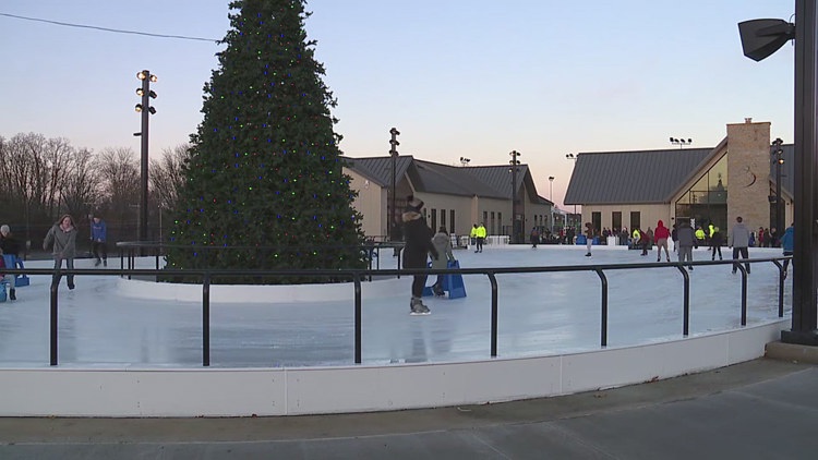 Bettendorf’s Landing Ice Rink to open for second season on Dec. 5