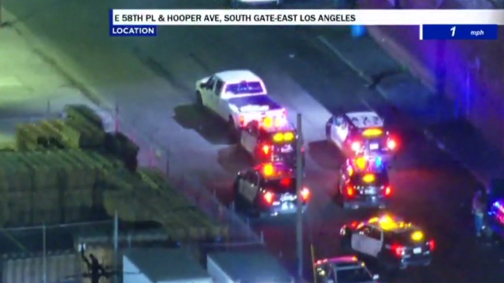 3 officers injured as assault suspect rams LAPD cars during pursuit