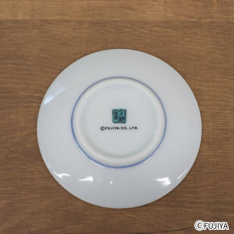 可愛さ反則！3500円九谷焼ペコちゃん皿」赤青和柄で青郊絵付け「万博も