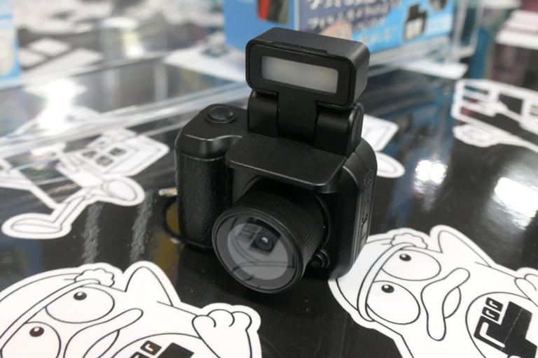【トイカメラ】ドンキーボックス製せっしゃトルベー ドンキ、“エモい写真”にこだわった超小型トイカメラ