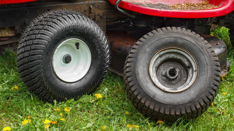 Can Fix-A-Flat Safely Fix Your Lawn Mower Tire? Here's What You Need To ...