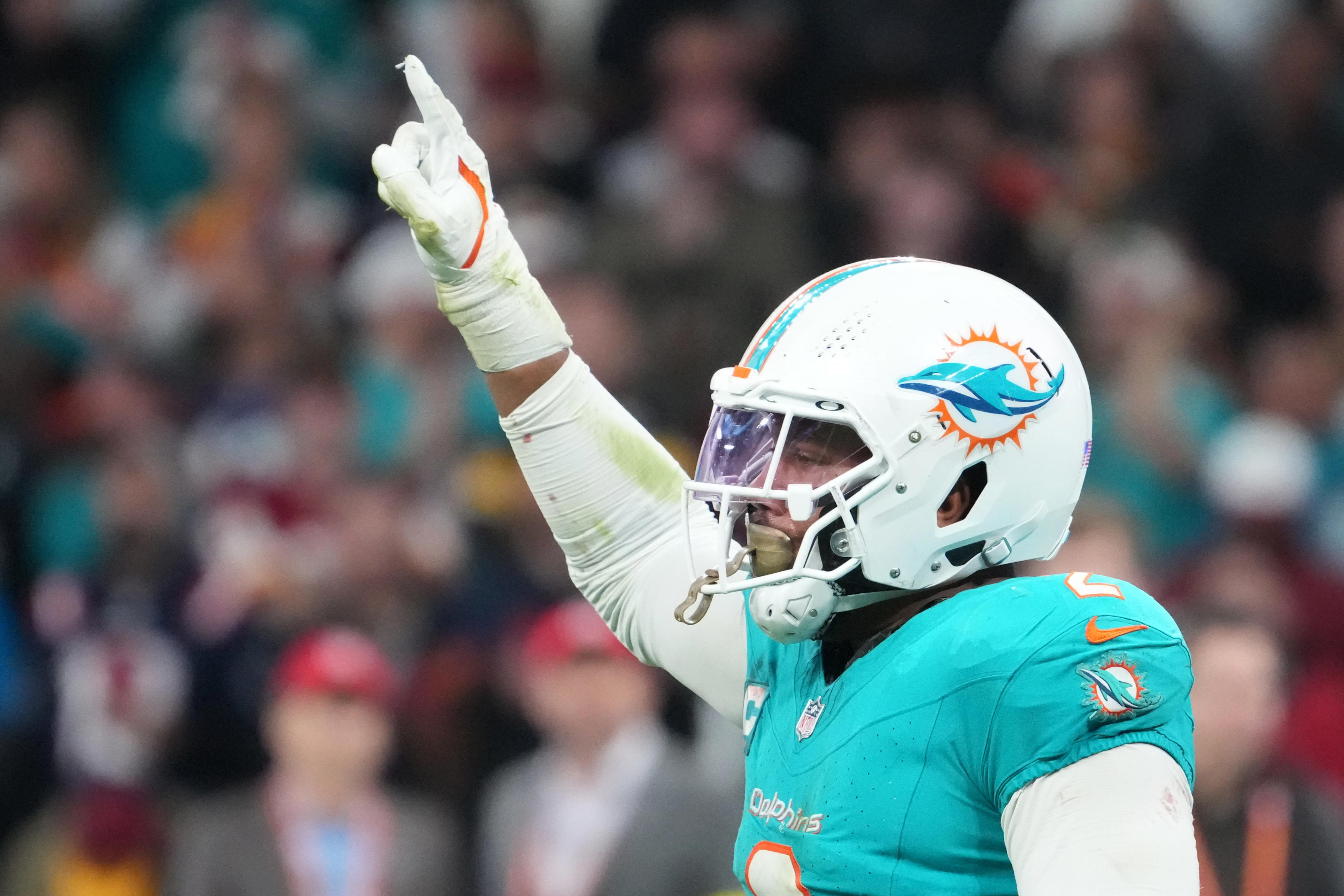 2-time Pro Bowl pass rusher now free agent for Colts to consider<br>