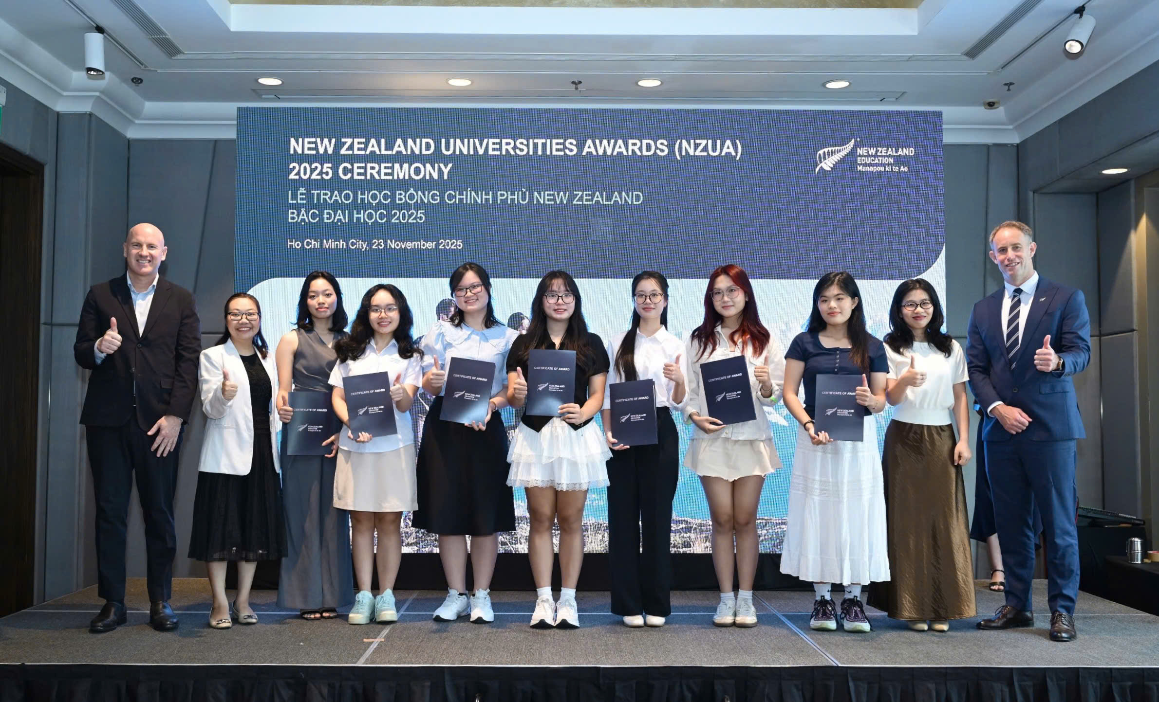 8 học sinh đầu tiên giành học bổng toàn phần chính phủ New Zealand hệ đại học