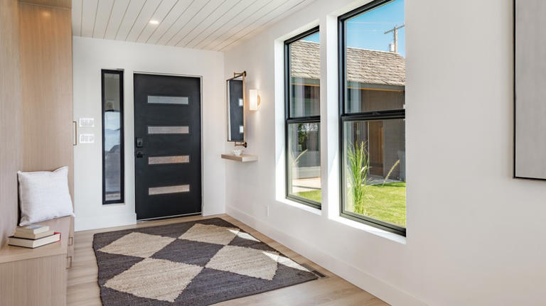 24 Beautiful Entryway Designs To Make A Stunning First Impression