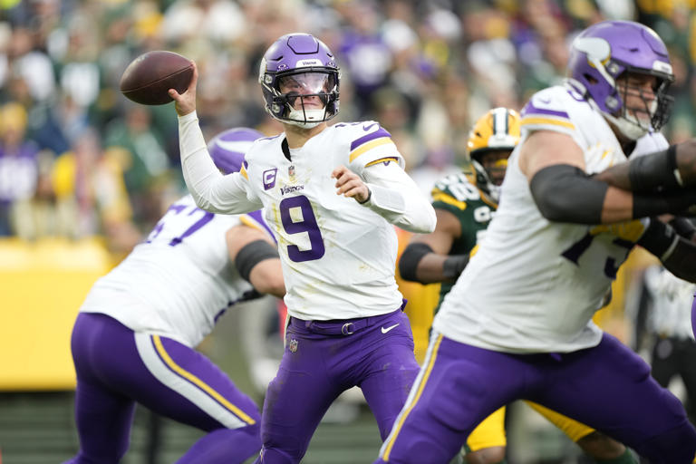Vikings QB J.J. McCarthy failed to deliver on pregame promise in terrible  performance against Packers