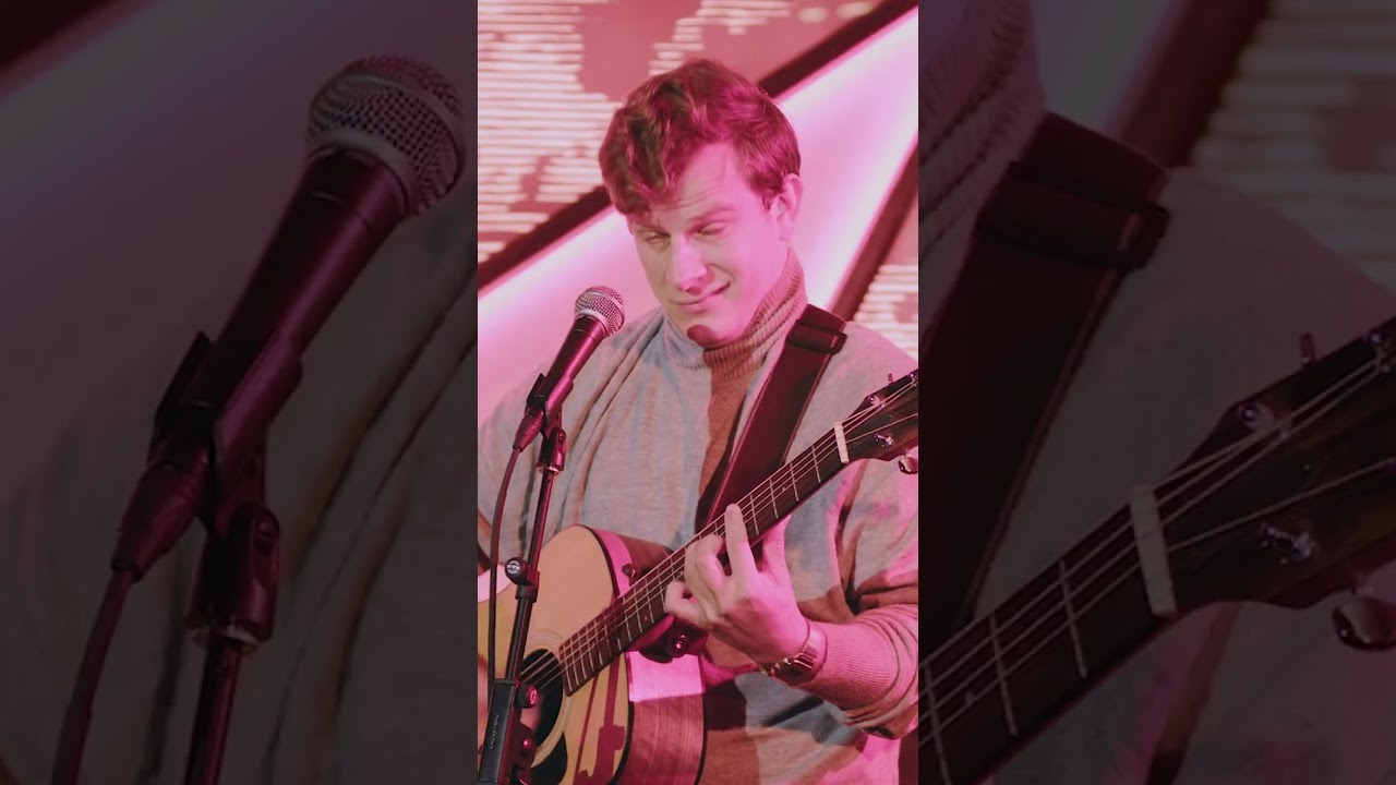 Kyle Gordon delivers another live performance about the ugliest girl on ...