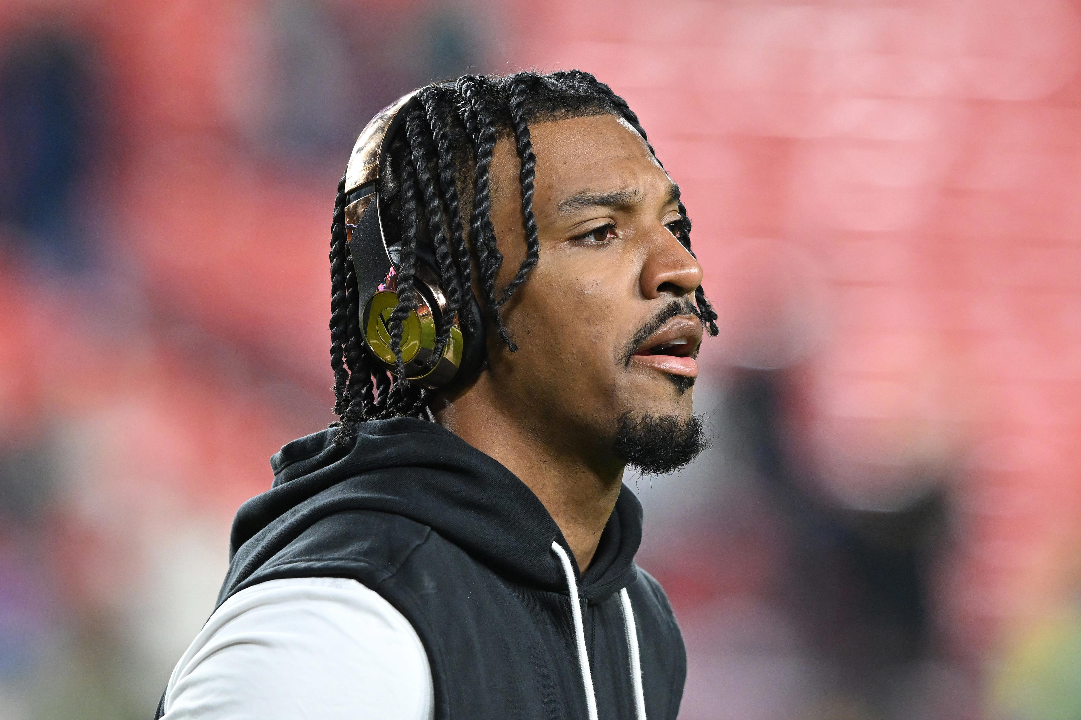 NFL world reacts to Commanders