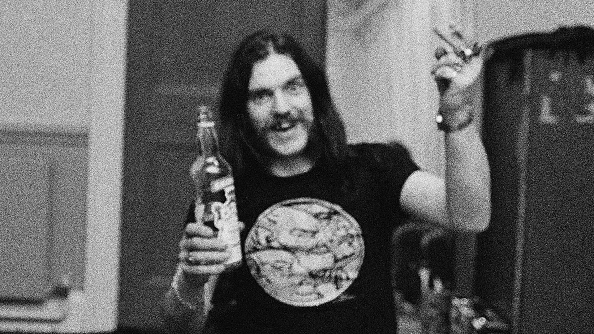 A engraçada mudança de Lemmy após médicos lhe indicarem tomar mais água