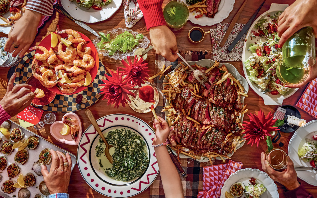 Dan Pelosi Shares His Top Holiday Table Setting Secrets
