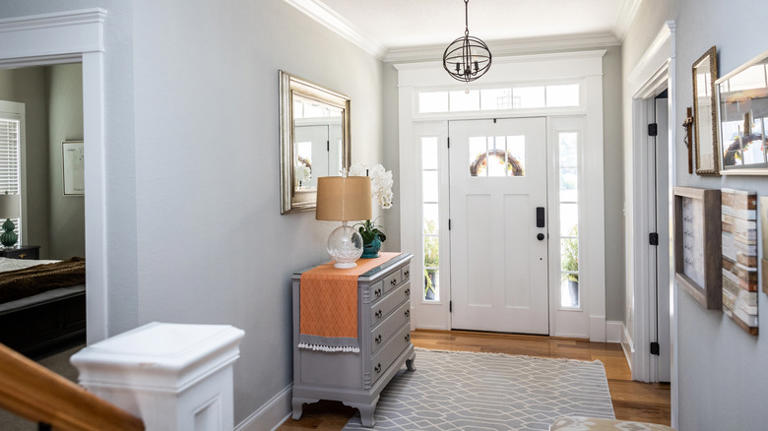 24 Beautiful Entryway Designs To Make A Stunning First Impression