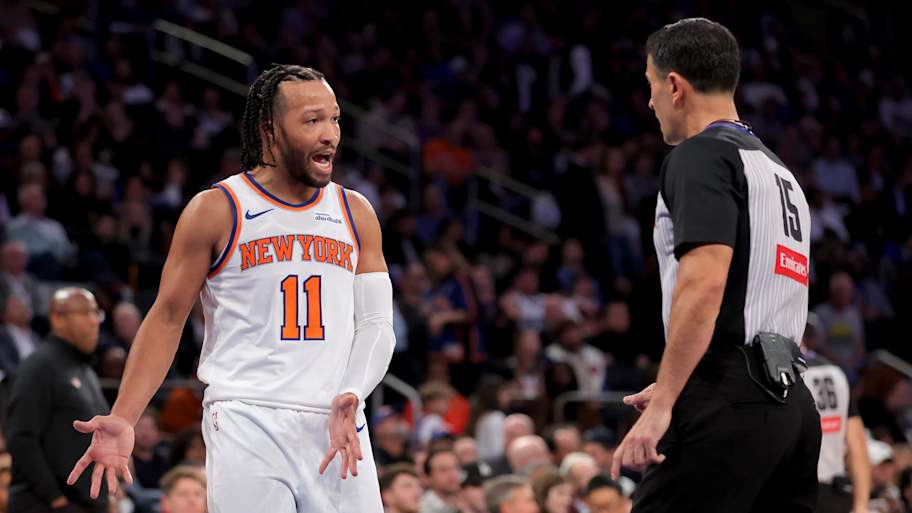 Knicks Fans Fire Back After Referee Disrespects Jalen Brunson