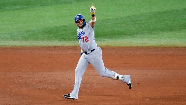 MLB: Miguel Rojas and his heartfelt message to Dodgers fans after ...