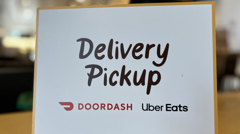 DoorDash Vs UberEats: Which Food Delivery Service Is The Best Value?