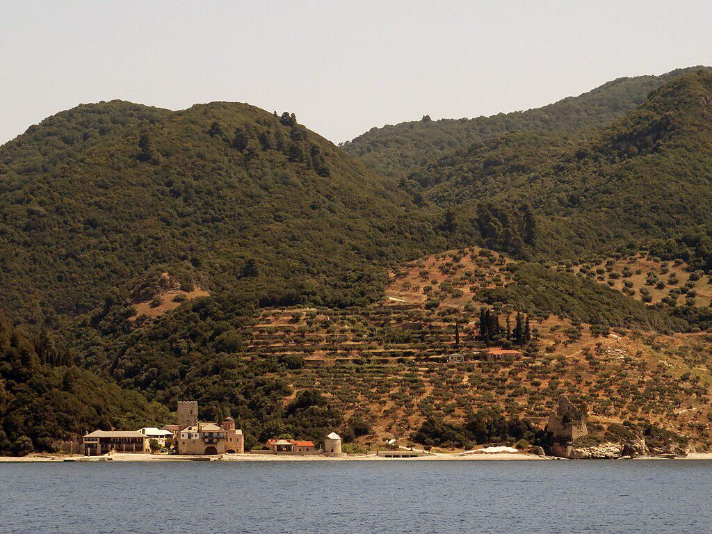 4 Fakta Unik Gunung Athos, Larangan Wanita Selama 1000 Tahun - Info Malang Raya AA1QaOsA - Info Malang Raya