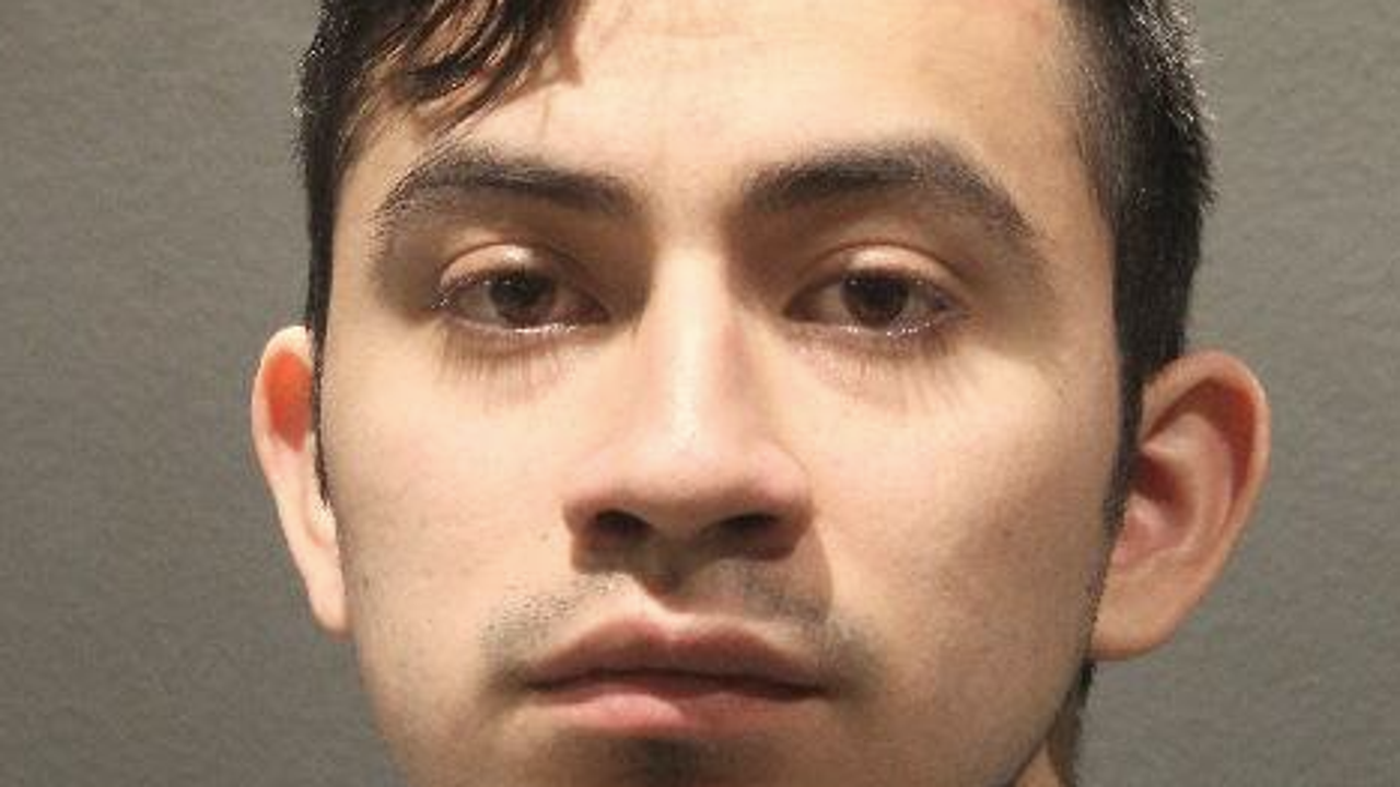 Arlington man arrested after firing air pistol from apartment window ...