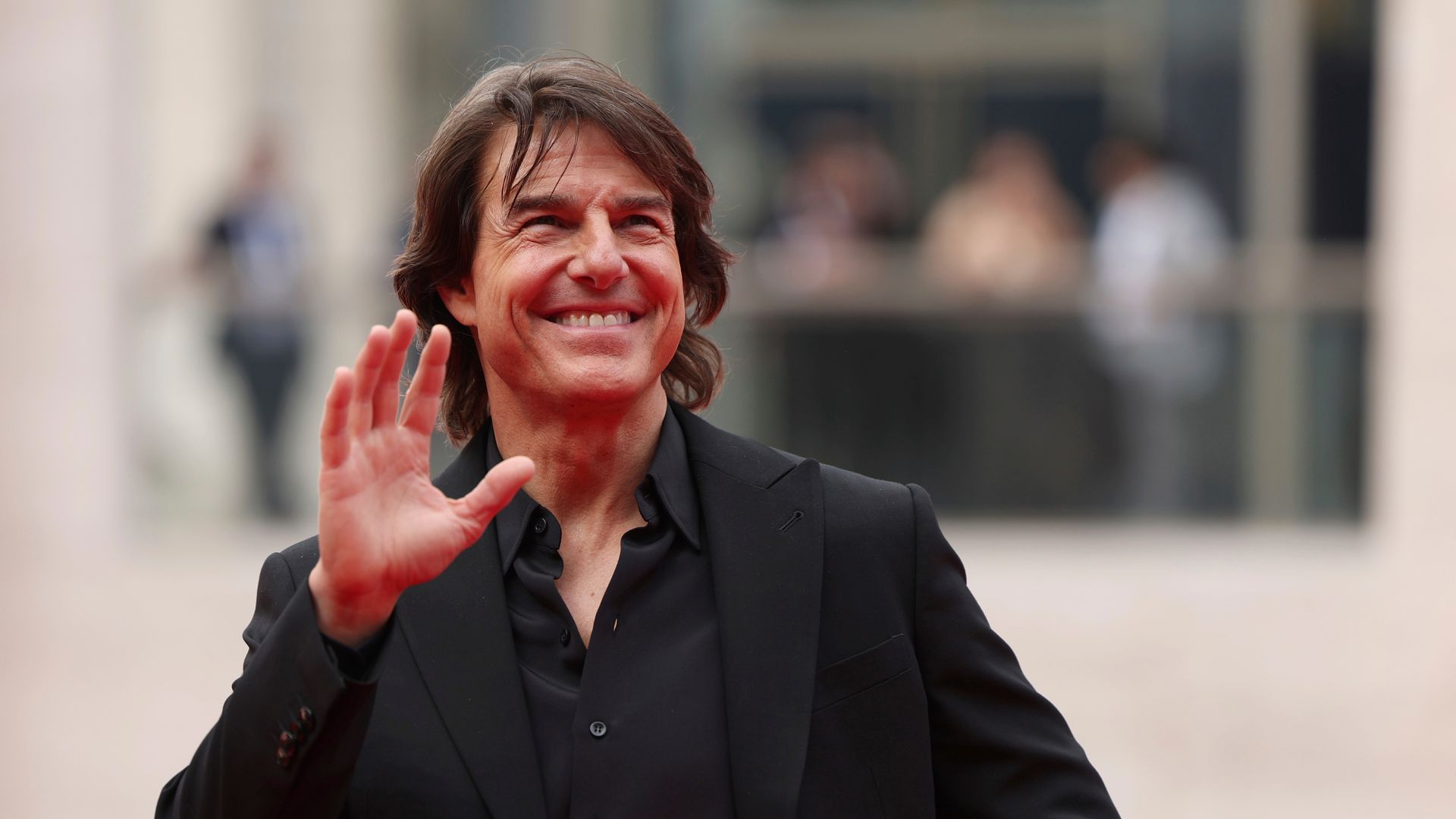 Tom Cruise schenkt Dakota Fanning seit zwanzig Jahren das Gleiche zum ...