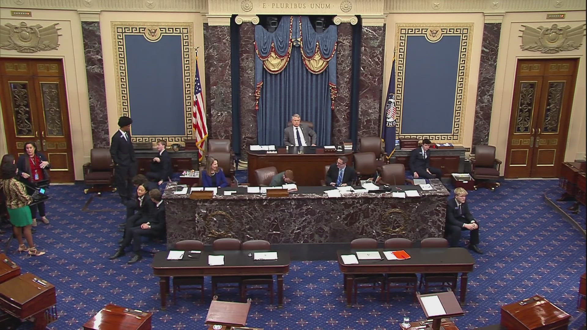 Senate advances deal to end government shutdown