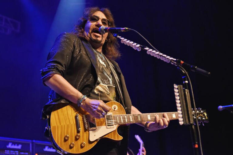 Kiss Guitarist Ace Frehley S Cause Of Death Confirmed By New Jersey Coroner