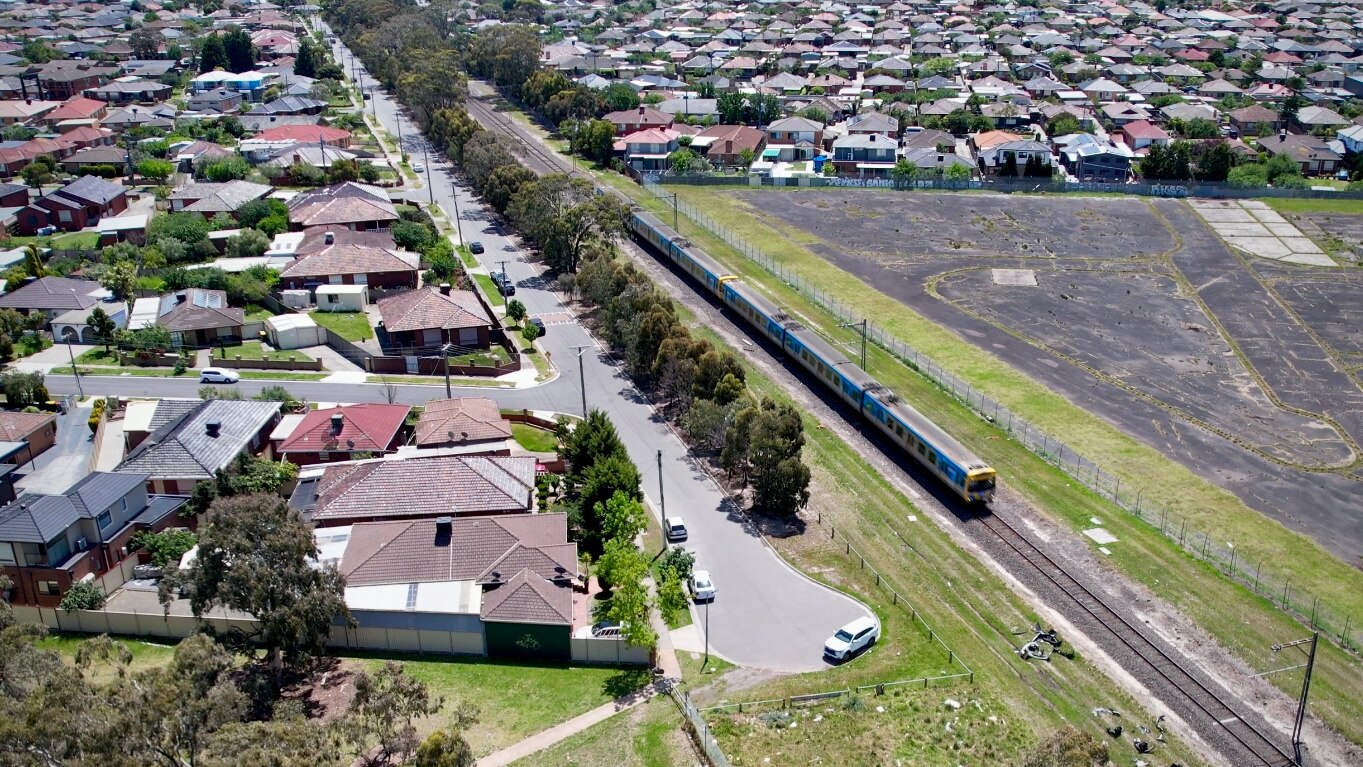 Infrastructure Victoria calls for upgrade to 'unreliable and infrequent ...