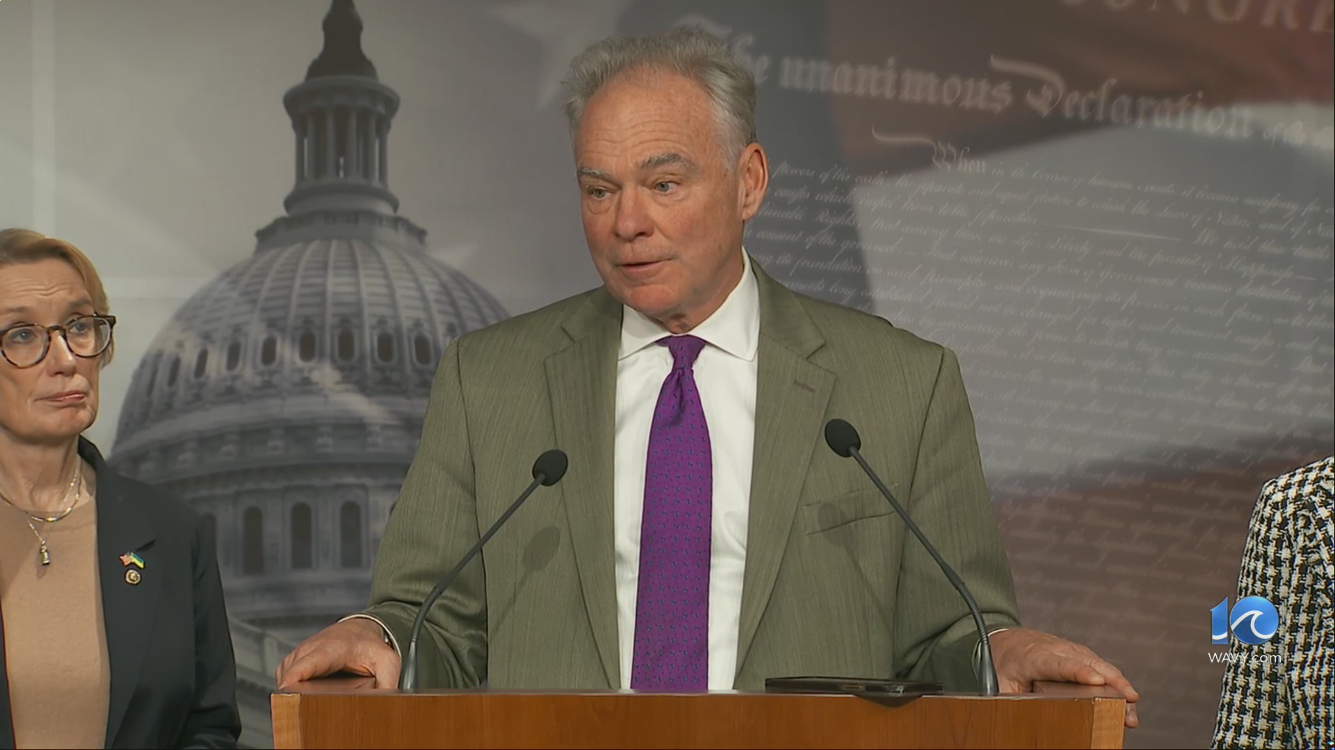 Senators Kaine, Warner split over deal to open government